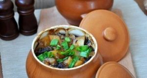 Картофель с грибами в горшочке