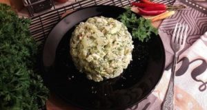 Картофельный салат с маринованными огурцами