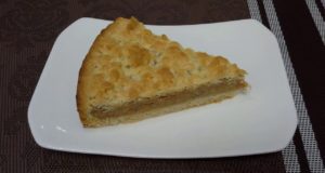 Пирог с вареной сгущенкой