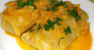 Голубцы с фаршем и рисом под соусом