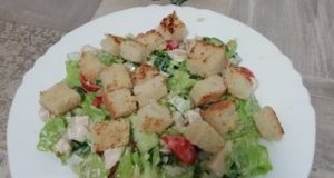 Салат с тушеной грудкой индейки