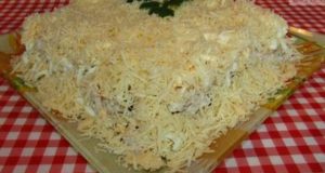 Салат с курицей грибами и картофелем
