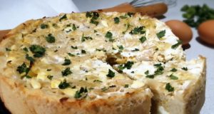 Открытый пирог с капустой и яйцом