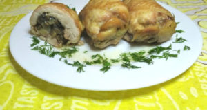 Рулетики из куриных бедрышек с грибами