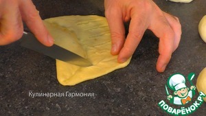 Сдобные рогалики с вареной сгущенкой и шоколадом