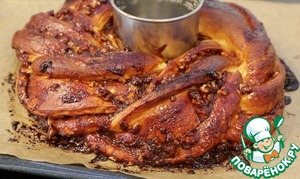 Плетенка с орехами и вареной сгущенкой