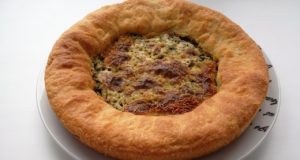 Открытый пирог с лесными грибами