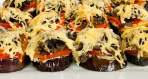 Закуска из баклажанов с грибами и сыром