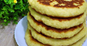 Лепешки на сковороде с сыром сулугуни