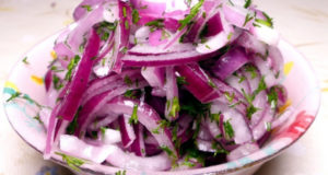 Маринованный красный лук