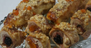 Куриные рулетики с беконом, курагой и черносливом