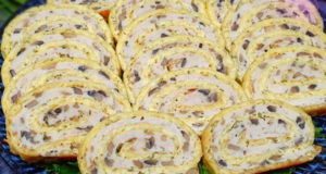 Куриный рулет с сыром и грибами