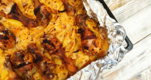 Запечённый картофель с курицей в сметанном соусе