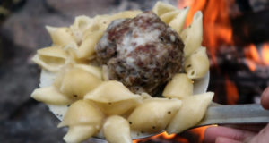 Макароны с фрикадельками в казане