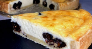Сметанный тарт с черносливом и орехами