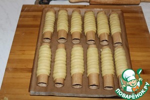 Песочные трубочки с кремом