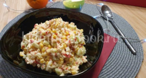 Салат с крабовыми палочками и свежим огурцом