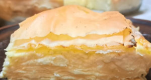 Сладкий слоёный пирог с творогом и тестом фило