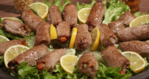 Свиные мясные рулетики с пикантной начинкой