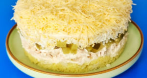 Слоёный салат с курицей