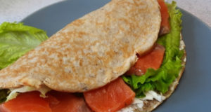 Овсяноблин с красной рыбой и сыром