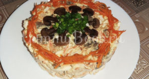 Салат с курицей грибами и морковью по корейски