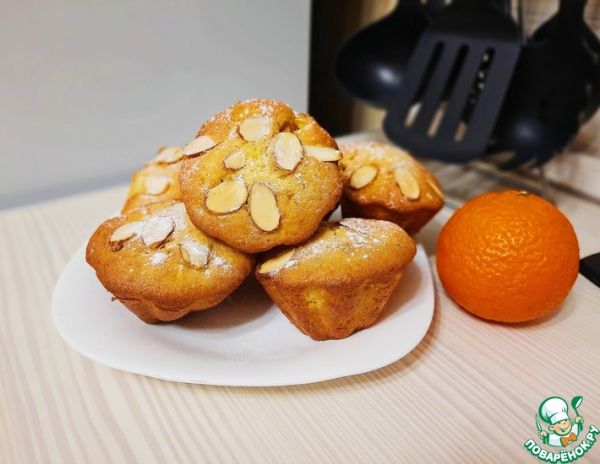Ванильные маффины с мандаринами и миндалем
