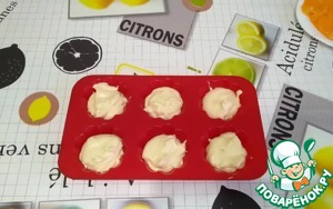 Ванильные маффины с мандаринами и миндалем