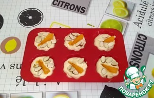 Ванильные маффины с мандаринами и миндалем