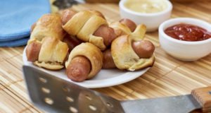 Маленькие пирожки с сосисками