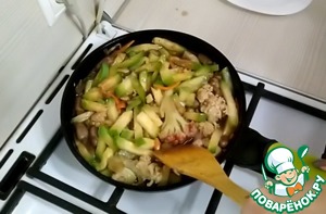 Куриные сердечки с овощами