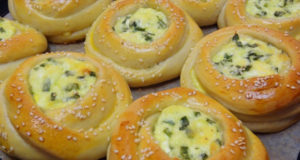 Ватрушки с сыром и зеленым луком