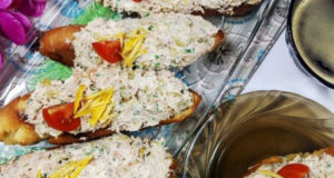 Брускетта с тунцом оливками и сыром