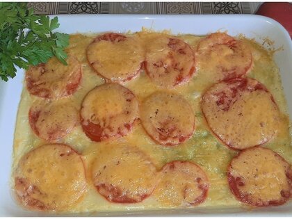 Овощная запеканка из кабачков с помидорами и сыром