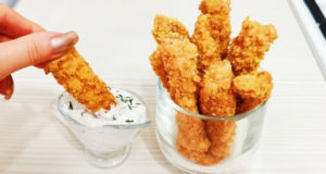Куриные палочки стрипсы с соусом