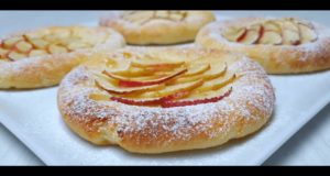 Творожные ватрушки с яблоками