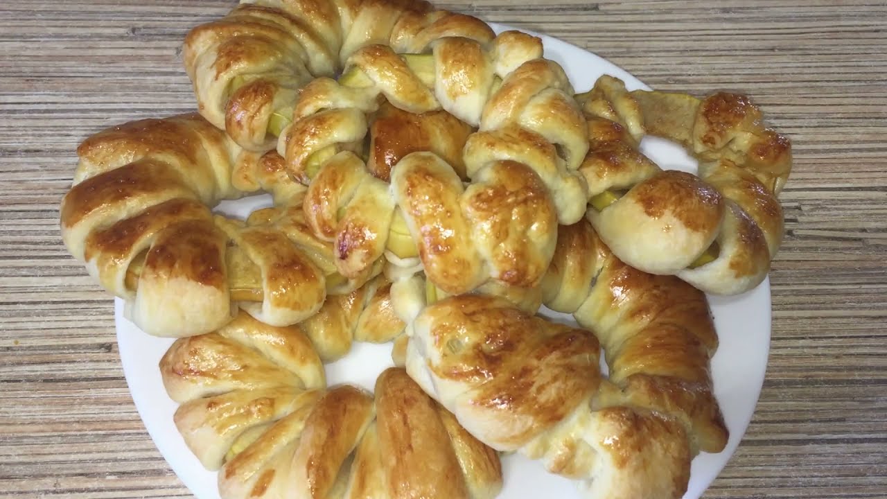 Яблочные колечки в слоеном тесте