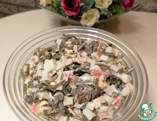 Салат из морской капусты и крабовых палочек