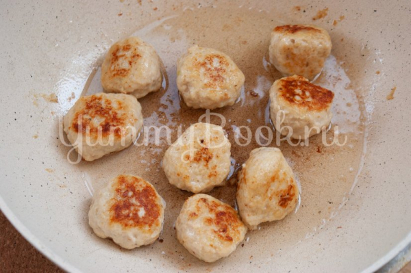 Куриные фрикадельки в медовом соусе